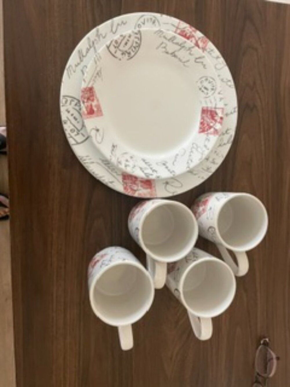 Corelle dinner set - Picture 2 of 4